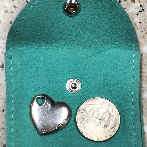 Tiffany & Co “Heart within a heart” pendant. - Picture 3 of 5